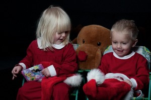 Children Santa Christmas Photo shoot. Barn fotografering jul.